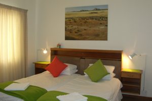 GUEST COTTAGE BEDR 01 01