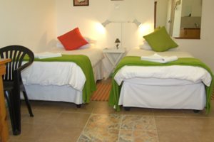 GUEST COTTAGE BEDR 02 03